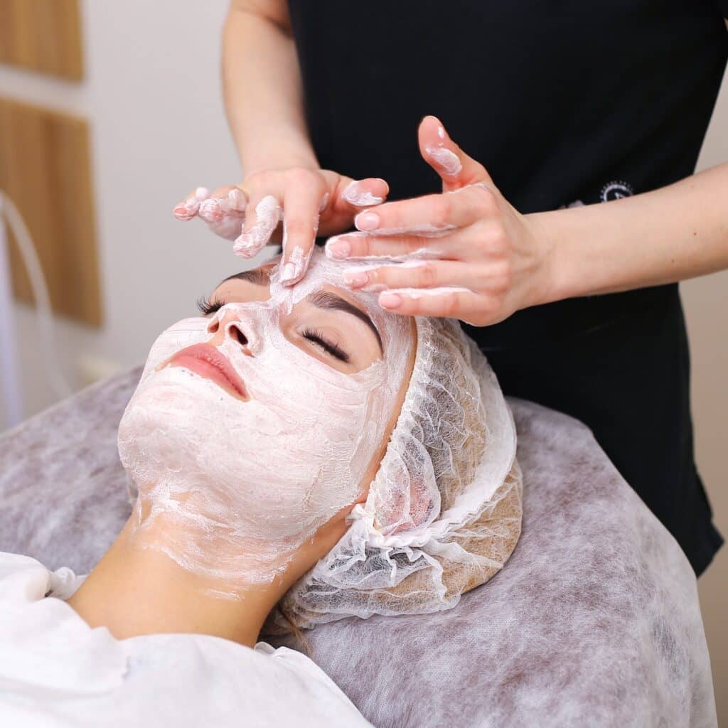 Read more about the article Facial Skincare – The Key to Unlock Youthful Skin